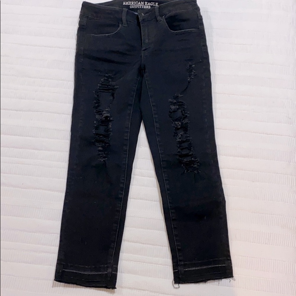 AE “Jegging Crop” distressed denim jeans